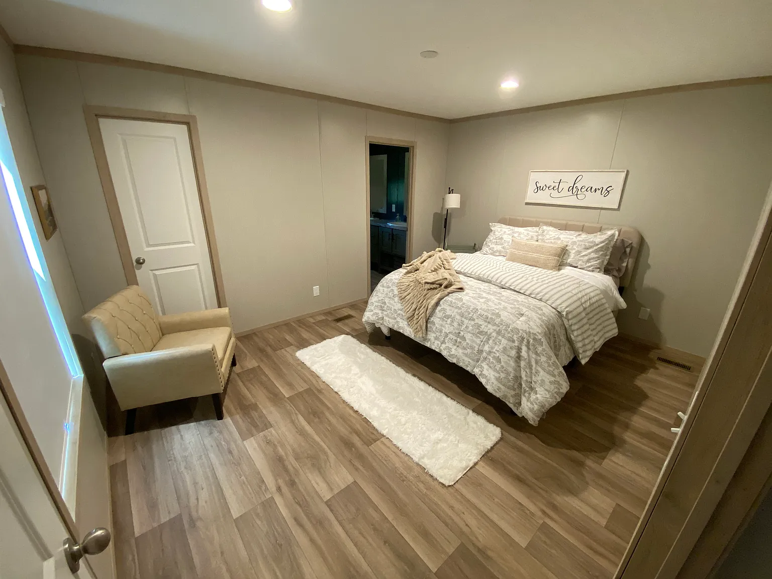 2 bed, 928 sqft, $1,650 — Photo 4
