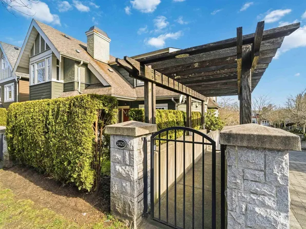 2420 Sasamat St, Vancouver, BC V6R 4S8