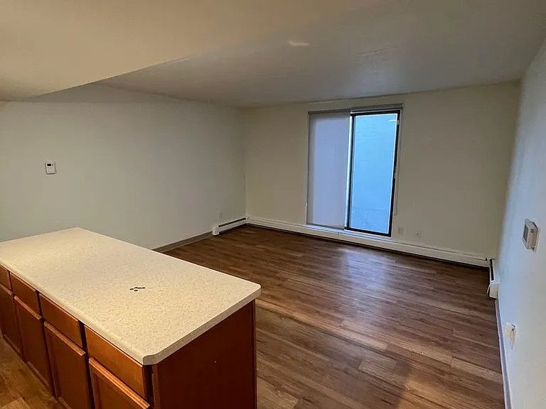 Sycamore Place Apartments — Photo 25