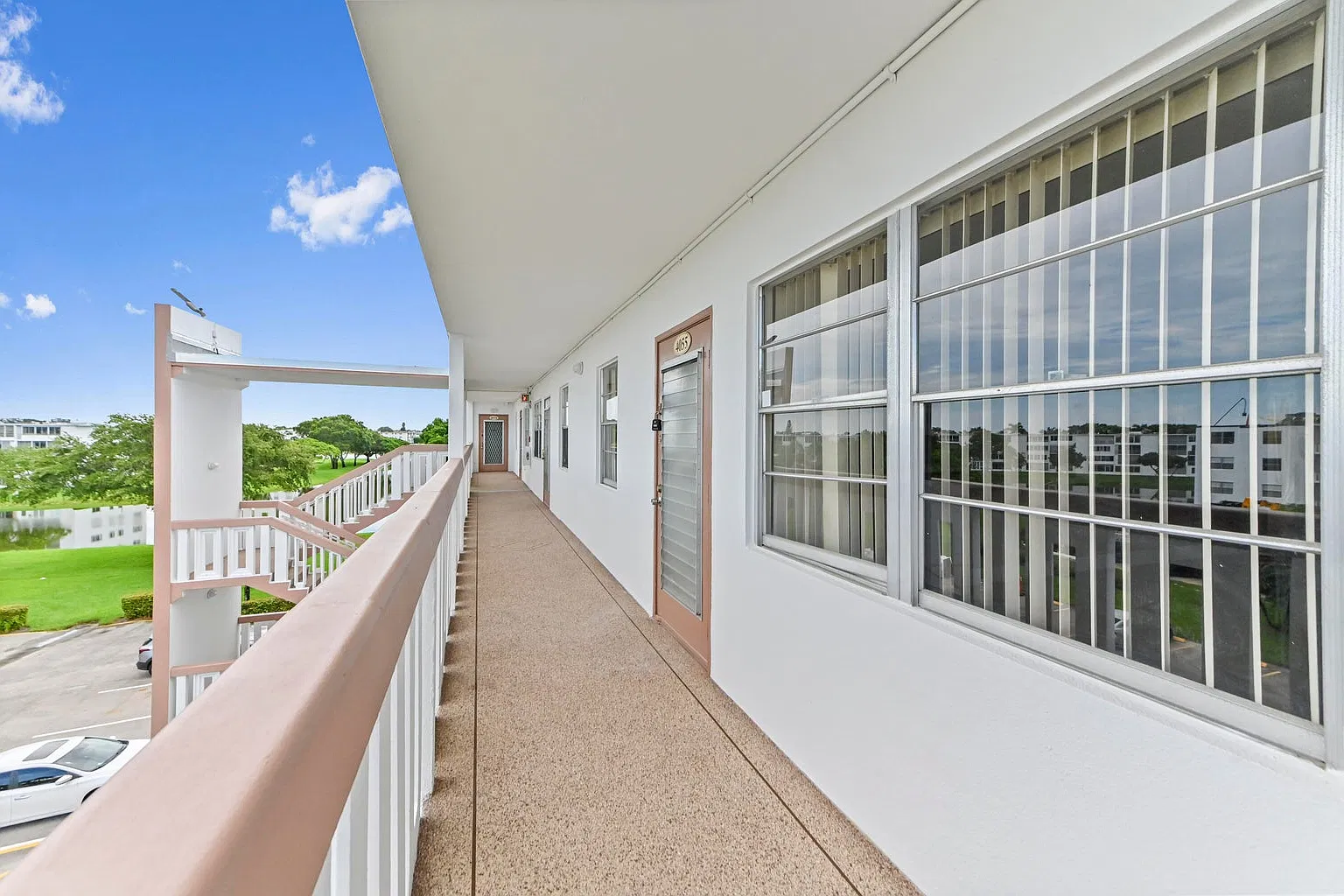 2 bed, 896 sqft, $2,300 — Photo 3