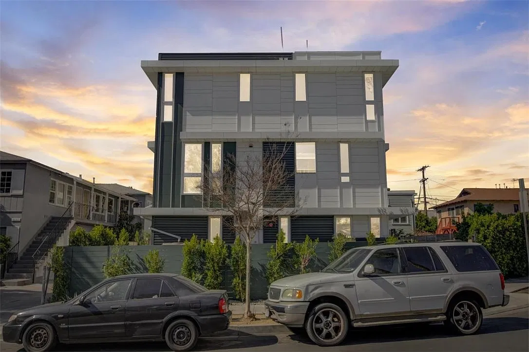 3 bed, 4.5 bath, 1737 sqft, $3,978 — Photo 4