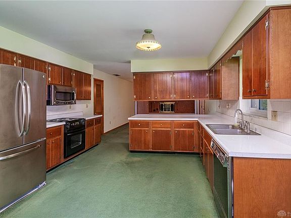 4th image of 201 Rumson St