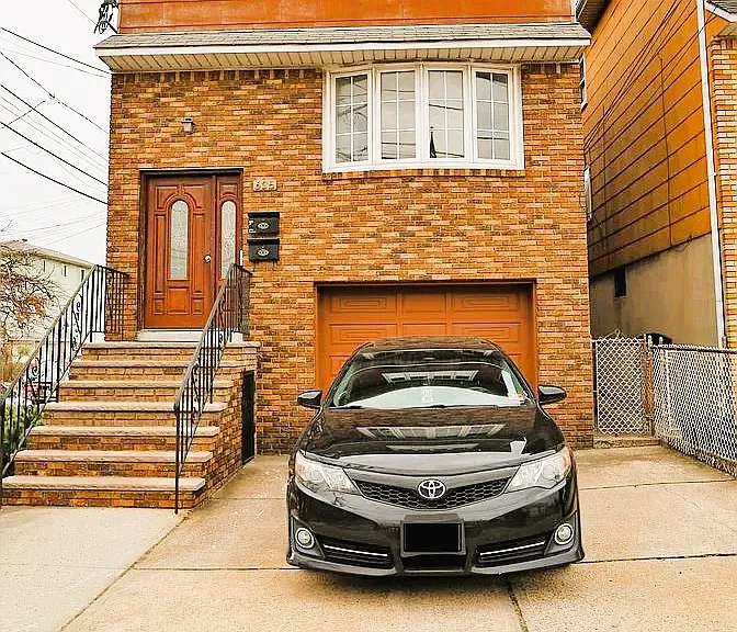 635 Sussex St — Photo 1