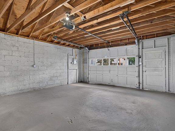 3rd image of 43 Laurel St