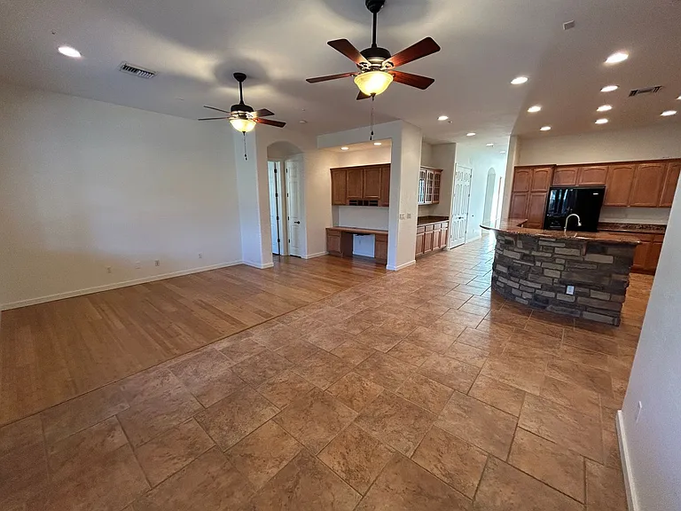 831 W Sycamore Ct — Photo 8