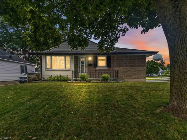 46 Fairview Dr, Brantford, ON N3R 2W7