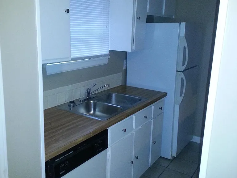2838 Eaton St — Photo 7