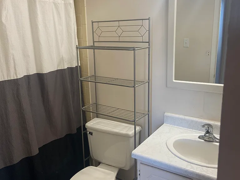 5291 Lakeshore Rd #101 — Photo 6