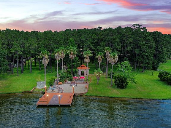 3rd image of 19311 Country Lake Dr