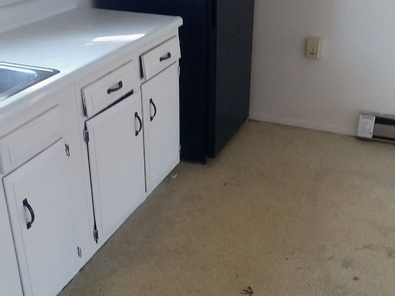 4th image of 1950 N Illinois Ave #8