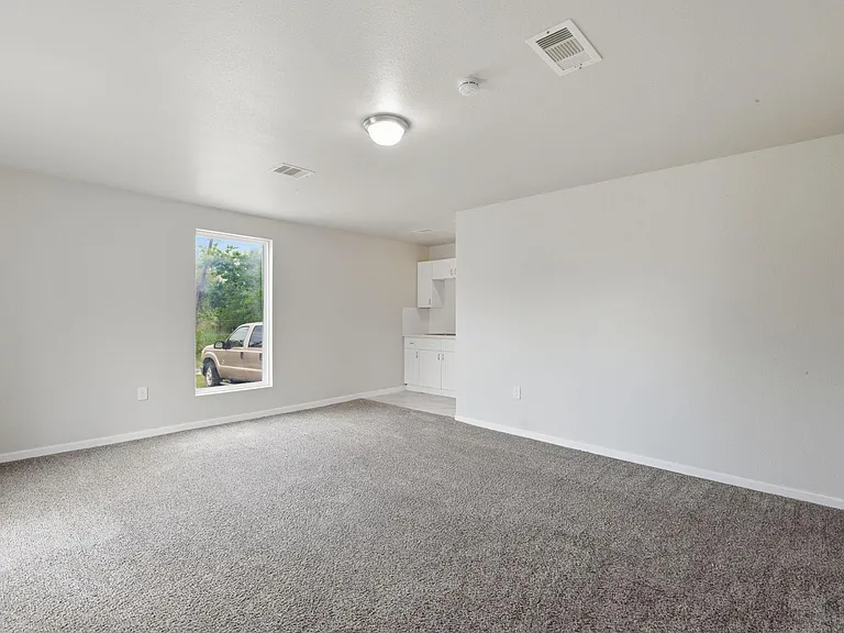 303 Gans St #B — Photo 8
