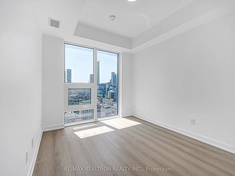 100 Queens Cay E #2508 — Photo 28