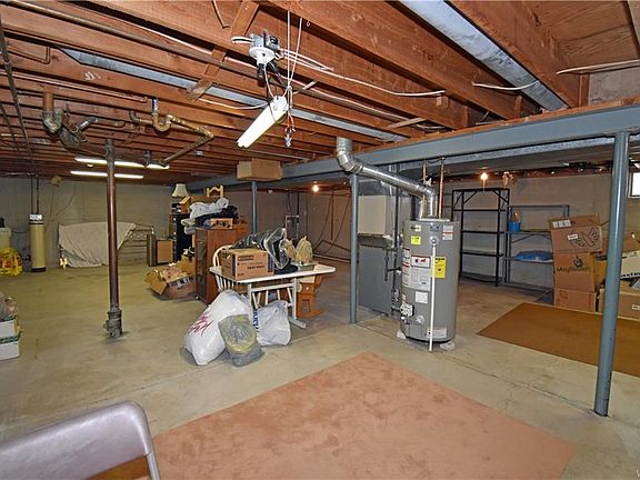 5th image of 119 Foxpoint W