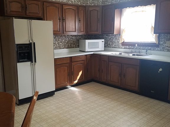 4th image of 2301 Dewey St