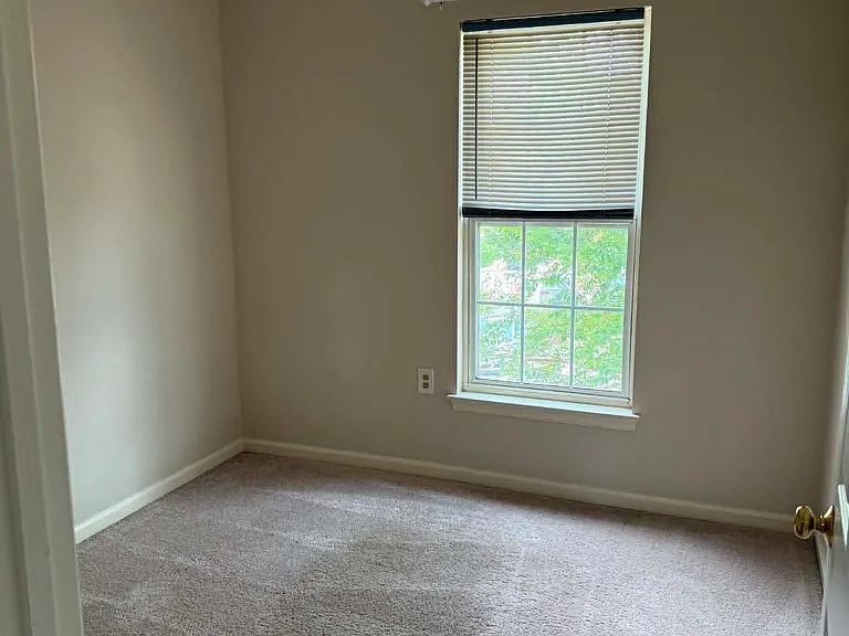 Upstrairs Room 1