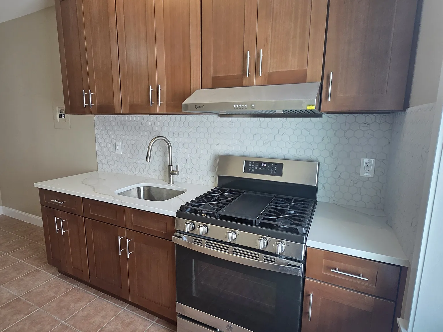 2 bed, 1000 sqft, $2,750 — Photo 2