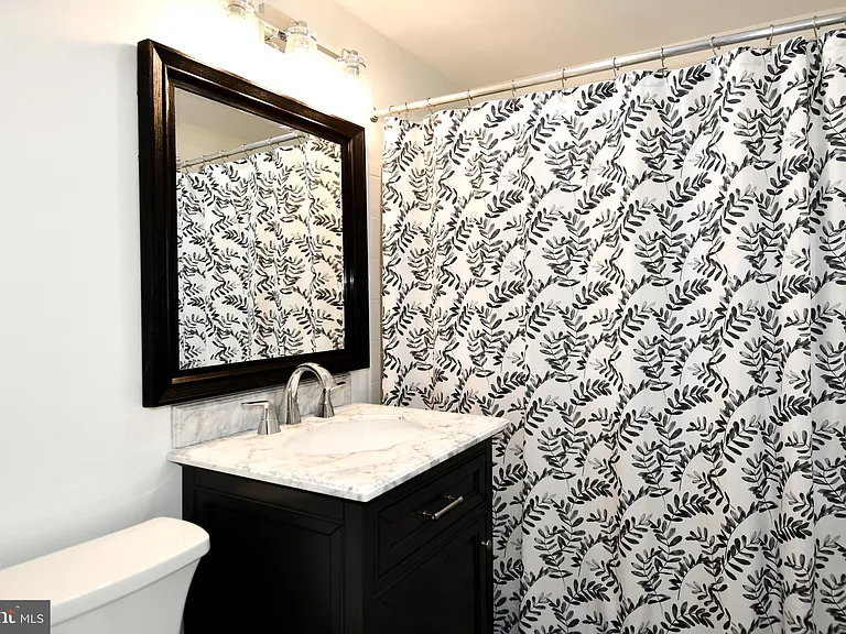 10201 Grosvenor Pl #1702 — Photo 9