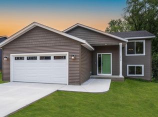 2402 15th St SE, Rochester, MN 55904