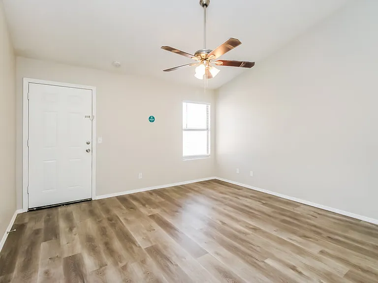 4119 E San Pedro Ave — Photo 9