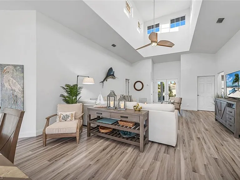2736 Gulfview Dr — Photo 9