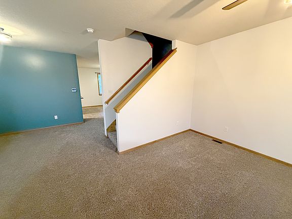 5th image of 1005 NE Kamies Ln