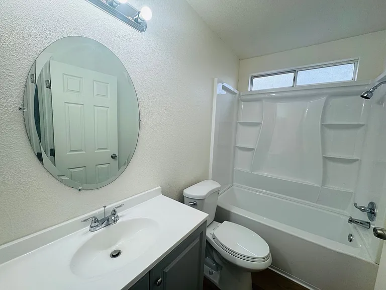 827 Mesa Ct — Photo 7