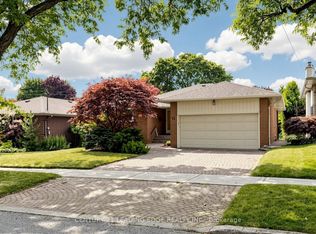 11 Colwick Dr, Toronto, ON M2K2G2