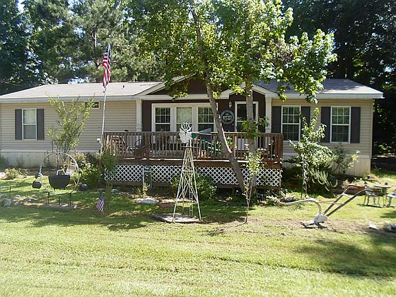 1456 SQ FT OF WELL MAINTAINED DW IN GREAT GATED WATERFRONT SUBDIVISION
