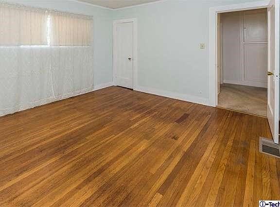 5th image of 3884 Aguilar St