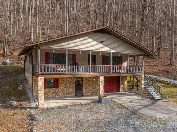 3415 Conleys Creek Rd, Whittier, NC 28789