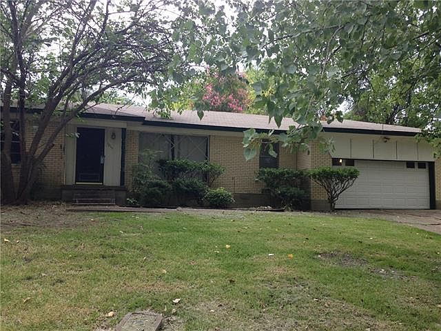 1st image of 1215 Northwood Dr