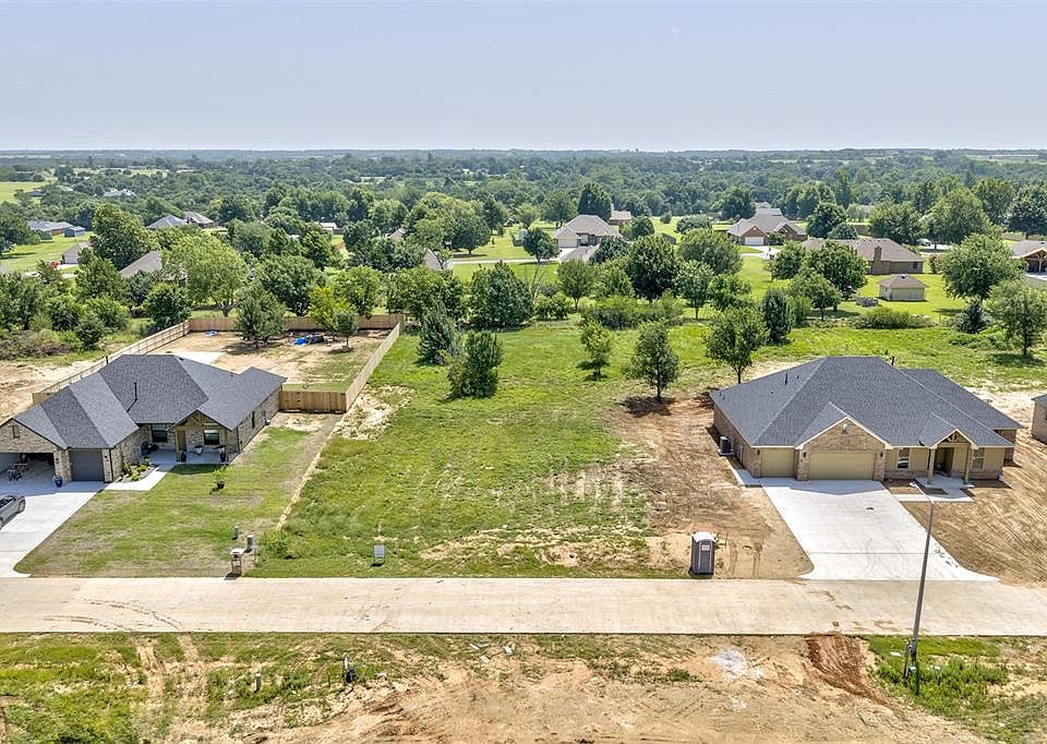 1st image of 1952 Castle Dr