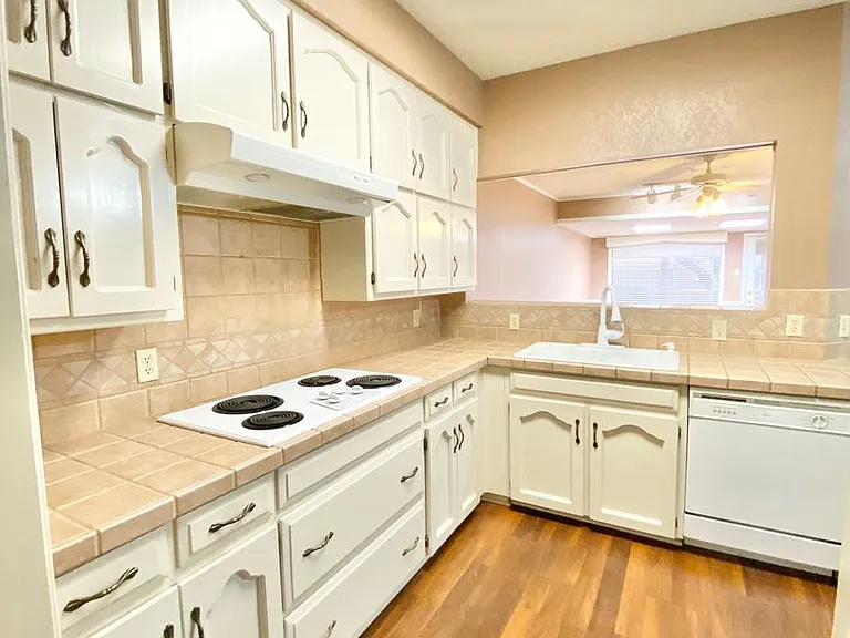 5714 Louise Way Dr — Photo 12