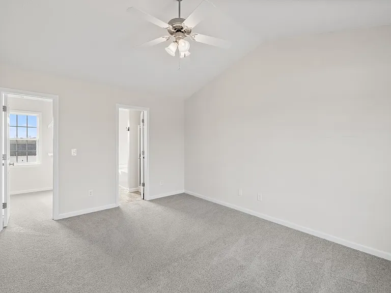 137 Woodglen Dr — Photo 9