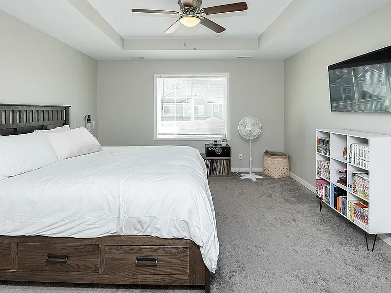 220 Amberwood Dr — Photo 10