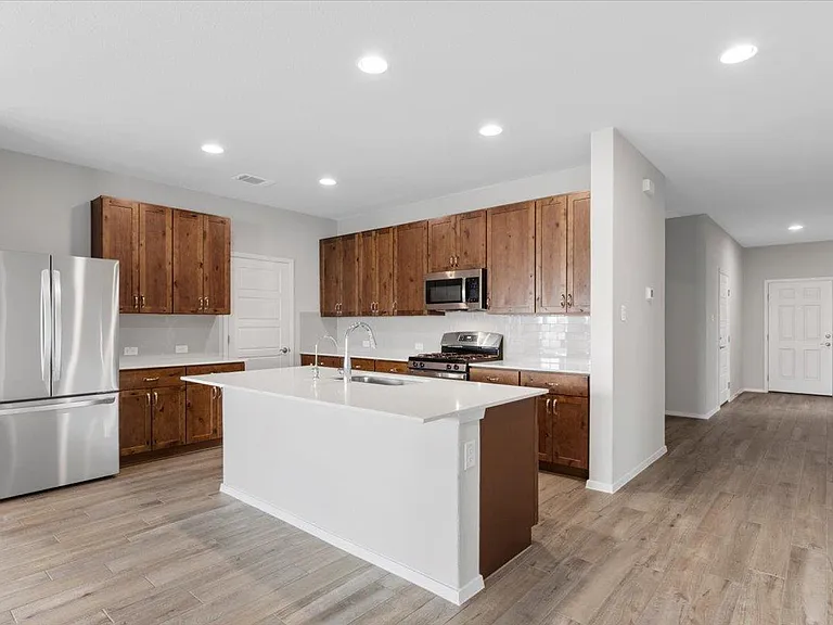 261 Hortus Dr — Photo 6