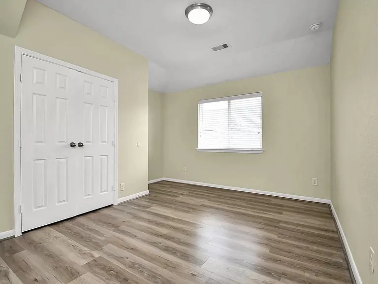 6315 Bain Dr — Photo 35