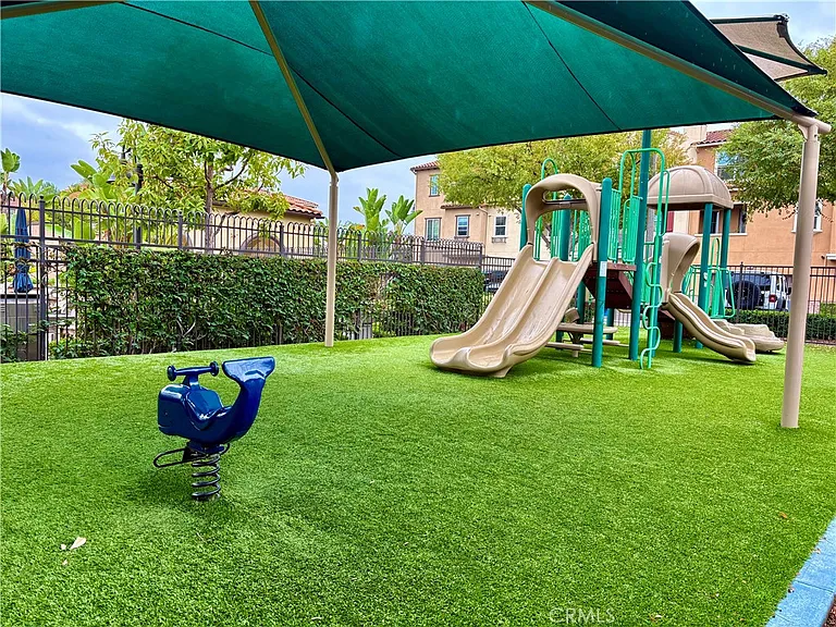 6 Quinn Way — Photo 21