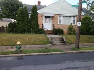 441 Sharon St, Providence, RI 02908