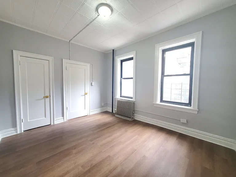 319 Summit Ave #3 — Photo 2