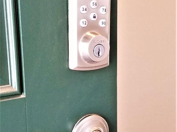 Kwikset Smart Door