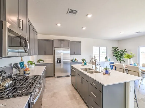 6143 Larimar Gold St, Las Vegas, NV 89115