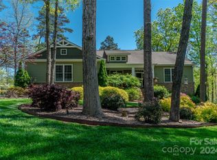 242 Aberdeen Ct E, New London, NC 28127