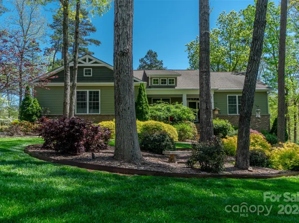 242 Aberdeen Ct E, New London, NC 28127