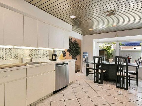 3rd image of 1269 Park St