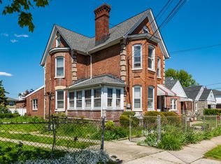 15 Garfield Ave, Valley Stream, NY 11580