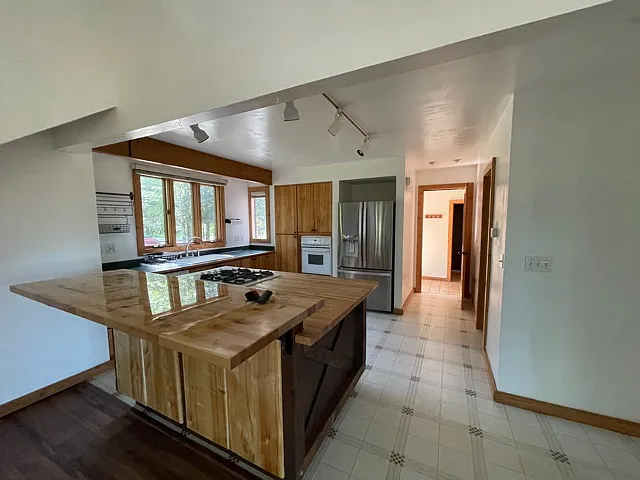 860 S Century Dr — Photo 6