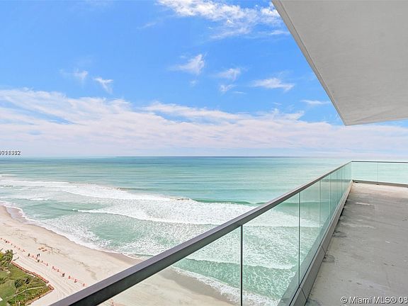 5th image of 18975 Collins Ave #1000-3.5