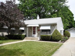 7724 W Clarke St, Wauwatosa, WI 53213