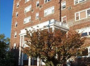 122 Riverside Ave APT 3K, Red Bank, NJ 07701